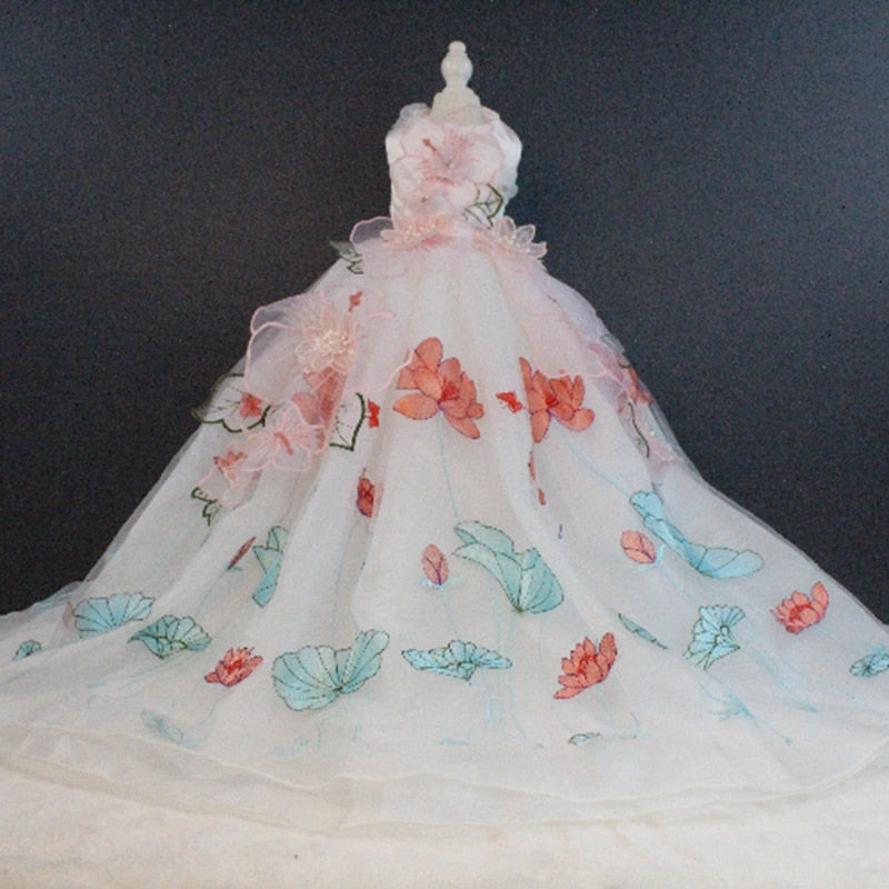 Pet Dog Dress Princess Trailing Wedding Dress Clothes Handmade Embroidery Exquisite Three-Dimensional Flower For Small Dogs Pug