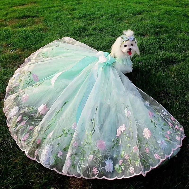 OnnPnnQ Dog Dress Gorgeous Embroidered Tutu Dresses Handmade Pet Luxury Trailing Wedding Skirt Bow Dog Clothes Chihuahua Poodle
